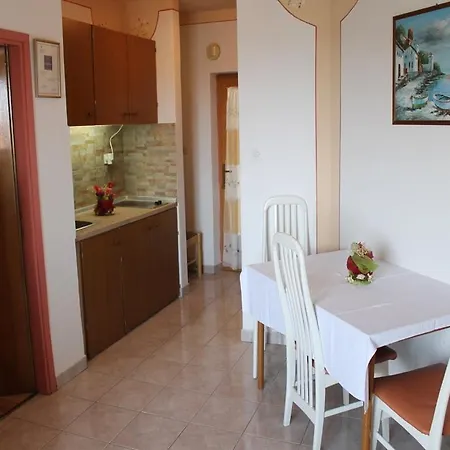 In With Sea View, Balcony, Air Conditioning, Wi-fi