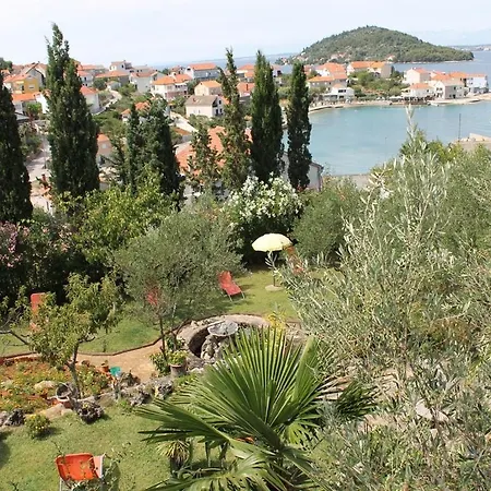In With Sea View, Balcony, Air Conditioning, Wi-fi Appartamento